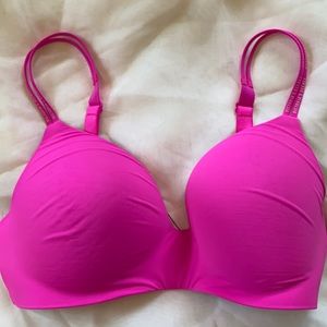 Victoria’s Secret bra 34DD (34D)